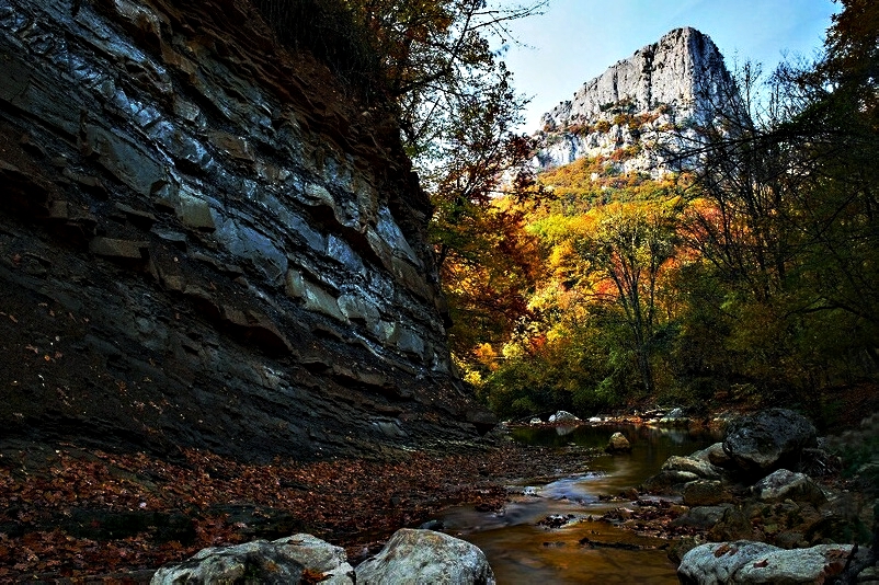 Большой каньон в Крыму ранней осенью