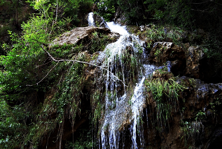 Каскад водопада Су-Учхан в Крыму