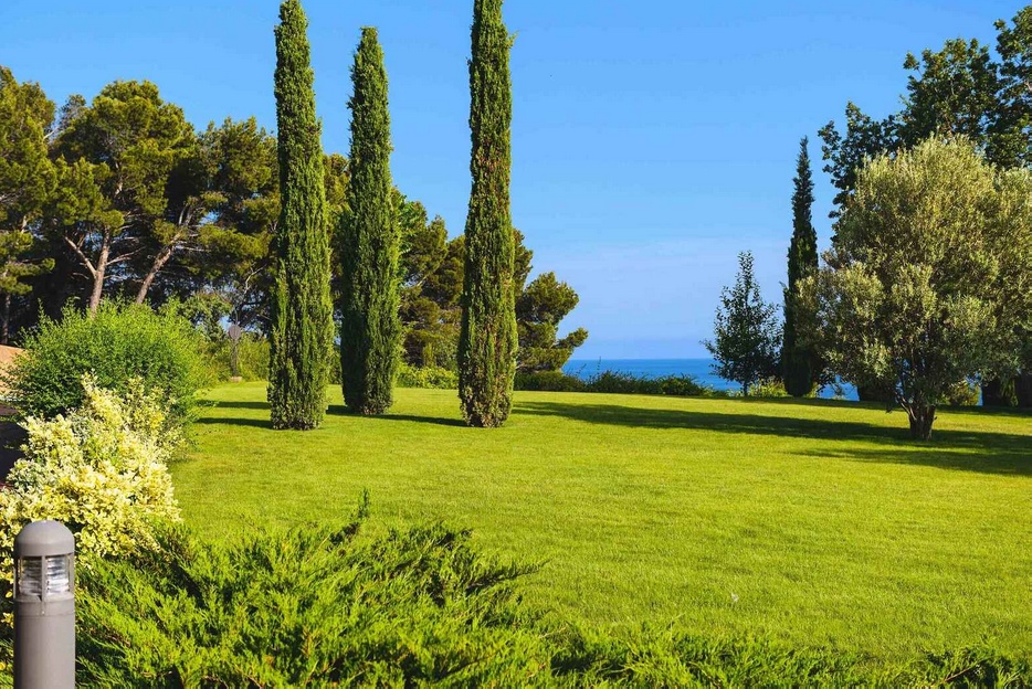 парковая зона отеля Крымский Бриз Hotel&Villas